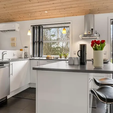 Joske - 2km From The Sea By Interhome